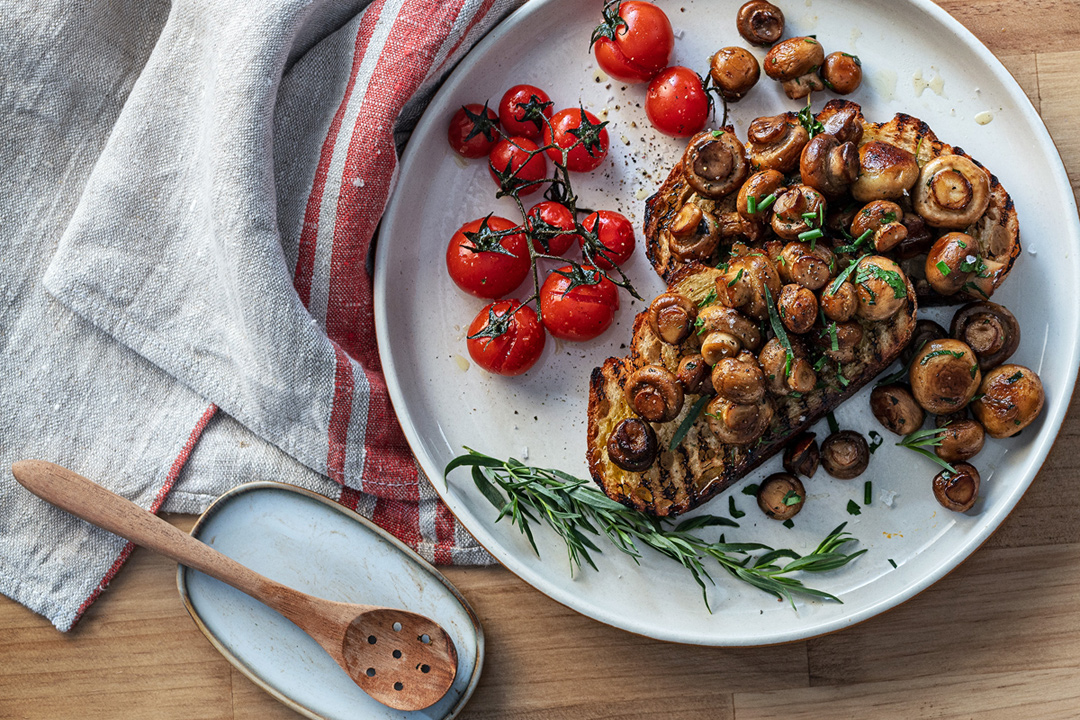 Button mushrooms on toast