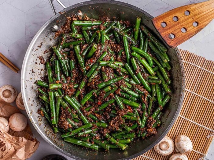 CHINESE BEANS WITH MINCED MUSHROOMS